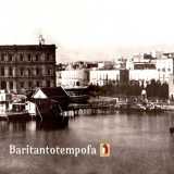 In un�immagine di fine 800 � possibile vedere l�immobile da poco ultimato che affaccia sull�allora porticciolo del Molo San Nicola. Si nota l�assenza del Teatro Margherita dove vi era ancora una delle tante �baracche� presenti a quel tempo sul litorale